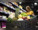 Preços de alimentos caem, inflação perde força e fecha junho em 0,24%