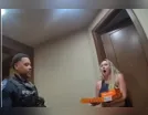 Policiais realizam entrega de pizza após entregador ser preso