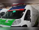 Dois ficam feridos após caminhão com toras tombar em Lunardelli