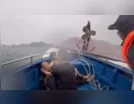 Barco vira durante tempestade no Vietnã e deixa ao menos 38 mortos