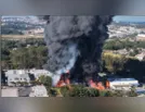 Incêndio de grandes proporções atinge indústria química em Guarulhos