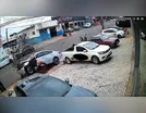 Vídeo mostra momento em que carro atropela pedestres em Arapongas