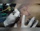 Conselho Federal de Medicina proíbe anestesia para realização de tatuagens