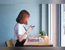 Meninas sentem mais impactos negativos das redes sociais, revela estudo