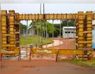 Pórtico de entrada do Parque dos Pássaros em Arapongas é concretado
