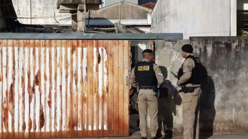 A área foi isolada para os trabalhos da Polícia Científica,