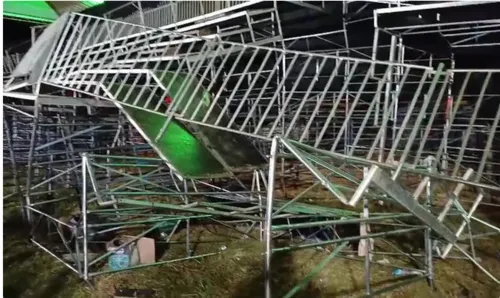 A arquibancada tinha passado por vistoria.