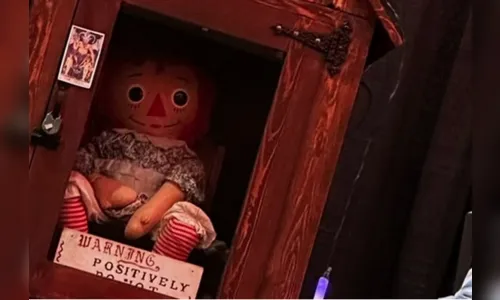 Investigador paranormal morre durante turnê com a boneca Annabelle