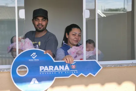A entrega foi feita nesta terça-feira (15)