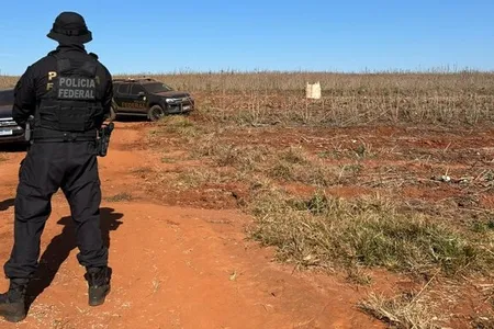 A força-tarefa localizou a fazenda alvo da denúncia, onde foram resgatados 14 trabalhadores paraguaios, todos atuando em regime de exploração