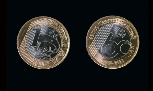 A moeda tem o selo comemorativo dos 60 anos do Banco Central.