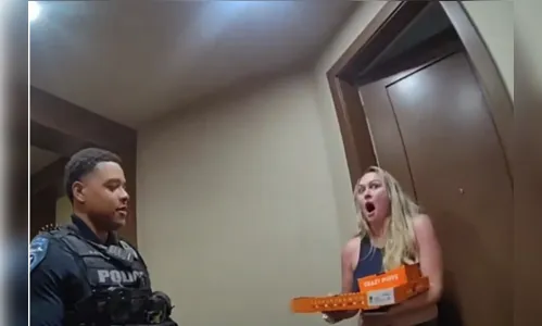 Policiais realizam entrega de pizza após entregador ser preso