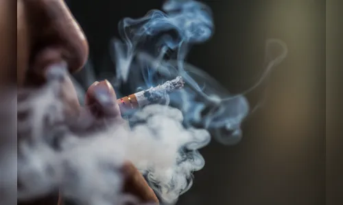 Cigarro eletrônico e anabolizantes lideram causas de AVC em jovens