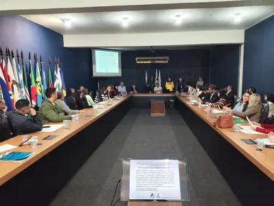 A reunião foi realizada nesta sexta-feira (25) em Apucarana.