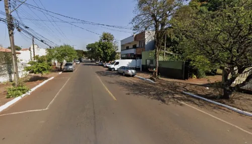 A vítima foi encaminhada ao Hospital da Providência para atendimento médico.