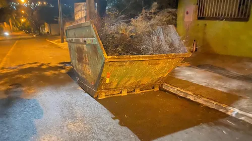A vítima sofreu ferimentos contusões em um pé e em um joelho e foi socorrida pelo Sistema de Atendimento a Traumas e Emergência (Siate) do Corpo de Bombeiros.