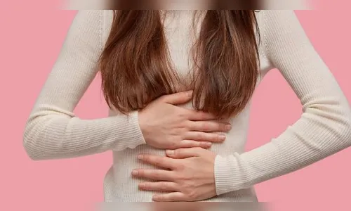 Entenda a relação entre a menopausa e gordura no fígado