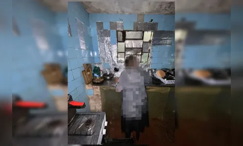 Filho prende mãe idosa e irmã em casa e é preso por maus-tratos
