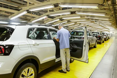 Cada vez mais, empresas estão reconhecendo a importância da experiência e do conhecimento acumulado por esses trabalhadores