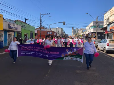 Caminhada ocorreu na tarde de terça-feira
