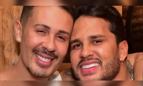 Carlinhos teria se descoberto bissexual e estaria encantado por uma mulher.
