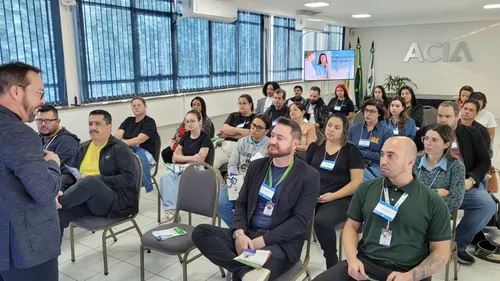 Cerca de trinta empresários participaram