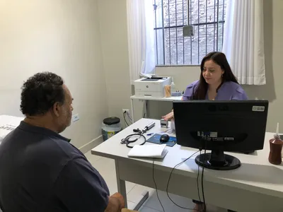 Com o lema: “Quando você falta, faz falta para alguém!”, a campanha que vem sendo veiculada pela prefeitura quer alertar a população sobre os impactos causados pelas faltas em consultas e exames agendados na rede pública de saúde.