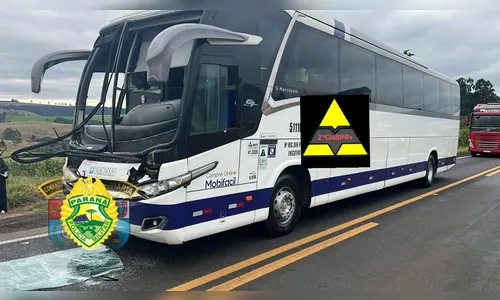 Batida traseira entre ônibus e caminhão deixa três feridos na PR-092
