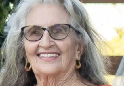 Dona Zica é mãe de Enilsa Benatatti, é uma das proprietárias da Joalheria Green Gold, localizada no Shopping Centro Norte, em Apucarana.