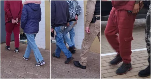 Durante a ação, foram apreendidas drogas e munições no local.