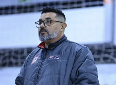 Ele comandou o time em nove partidas