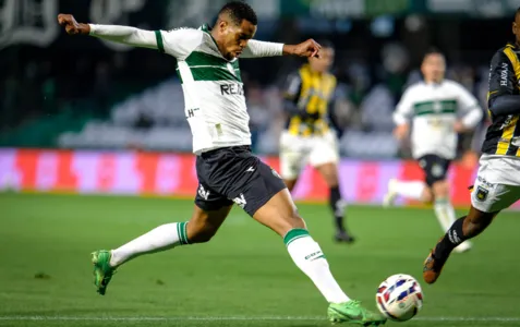 Em busca de reação, CRB enfrenta o Coritiba, líder com campanha sólida e defesa menos vazada da Série B