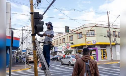Apucarana faz manutenção em semáforos de 12 cruzamentos centrais