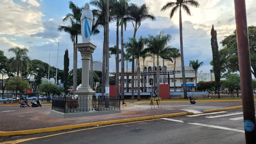 Haverá predomínio do sol e presença de algumas nuvens no céu