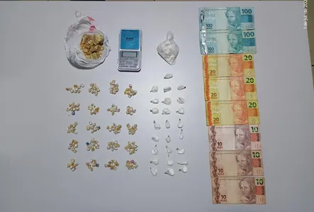 Homem é preso por tráfico com mais de 190 porções de drogas