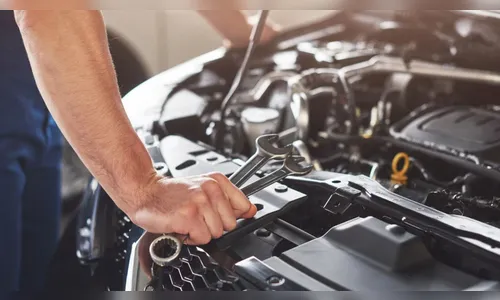 Homem morre sob suspeita de intoxicação por fumaça de carro