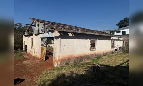 Imóvel abandonado da prefeitura que virou 