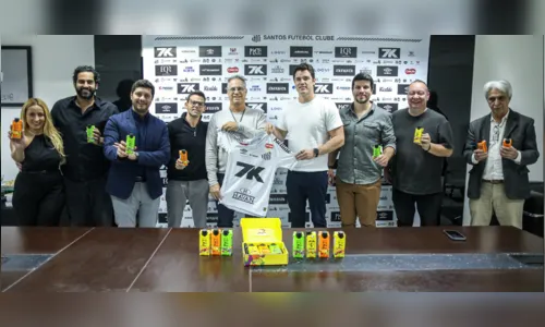 Santos anuncia patrocínio da Pley by Ney em uniforme e braçadeira