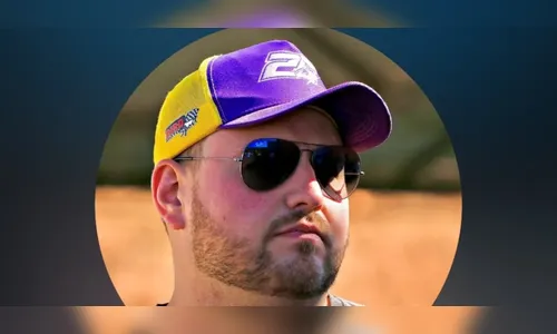 Homem é encontrado morto dentro de veículo no Paraná