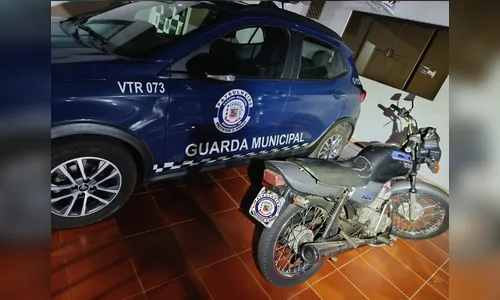 GM de Arapongas apreende moto irregular no centro da cidade
