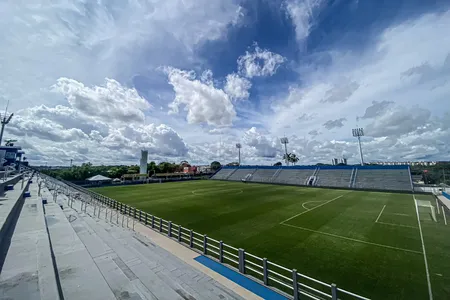 O Amazonas recebe o Botafogo-SP no estádio Carlos Zamith.