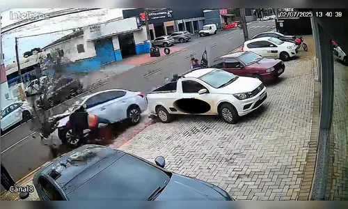 Vídeo mostra momento em que carro atropela pedestres em Arapongas