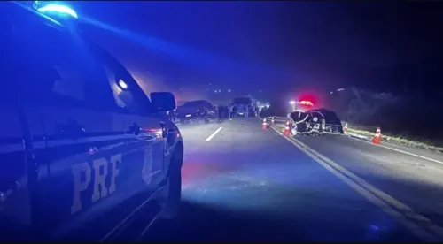 O acidente aconteceu na noite deste domingo (20) na BR-476 em Contenda.