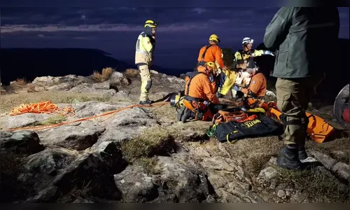 PR envia bombeiro para ajudar nas buscas de criança que caiu em cânion