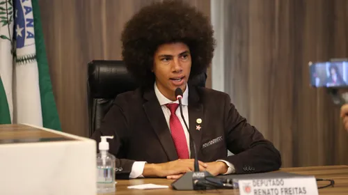 O colegiado acatou o relatório apresentado pela deputada Márcia Huçulak (PSD), que emitiu um parecer sobre denúncias referentes à atuação de Freitas na manifestação ocorrida no Parlamento em junho de 2024.