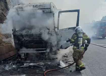 O incêndio foi controlado e ninguém se feriu.
