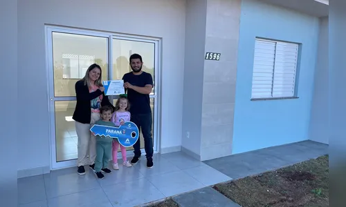 Governo entrega moradias a 47 famílias em Campo Mourão