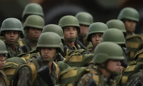 Senadores aprovam MP que aumenta vencimento de militares