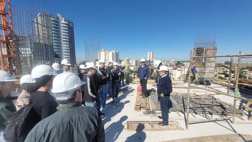 Os acadêmicos foram recepcionados pelo presidente da Sociedade de Propósito Específico (SPE), Jayme Leonel