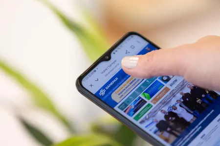Para evitar cair em golpes, é necessário sempre observar bem o site